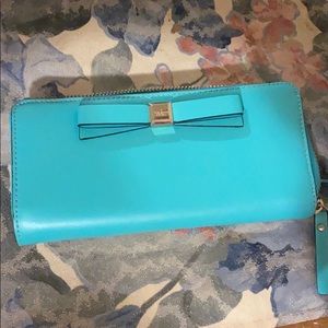 Kate Spade Bow Zip Around Wallet